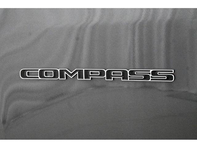 Photo of 2022 Granite Crystal Metallic Clearcoat Jeep Compass