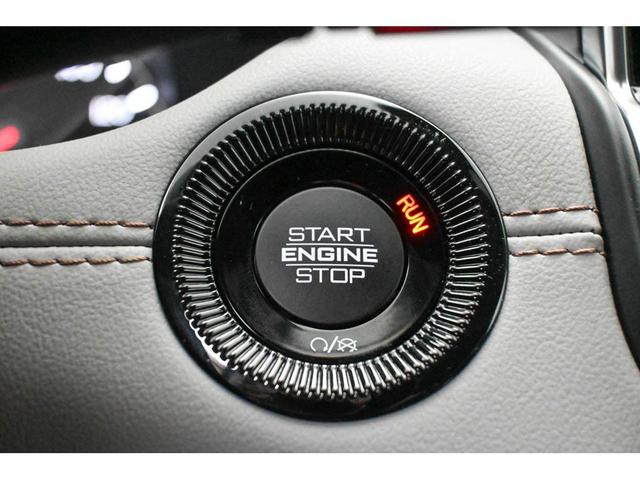Photo of 2022 Granite Crystal Metallic Clearcoat Jeep Compass