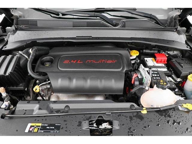 Photo of 2022 Granite Crystal Metallic Clearcoat Jeep Compass
