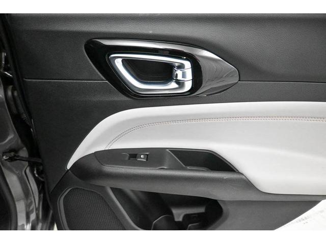 Photo of 2022 Granite Crystal Metallic Clearcoat Jeep Compass
