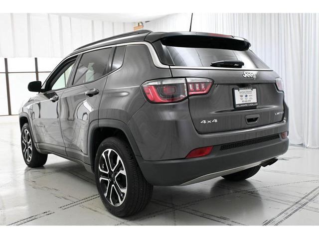 Photo of 2022 Granite Crystal Metallic Clearcoat Jeep Compass