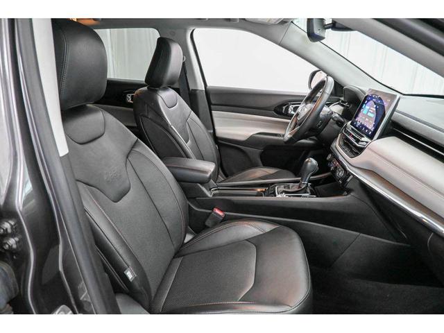 Photo of 2022 Granite Crystal Metallic Clearcoat Jeep Compass