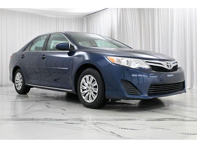 Photo of 2014 Parisian Night Pearl Toyota Camry