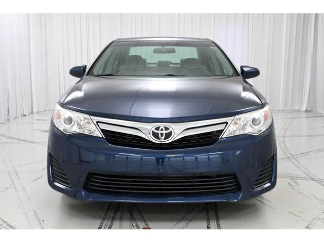 Photo of 2014 Parisian Night Pearl Toyota Camry
