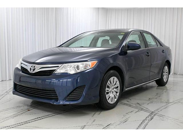 Photo of 2014 Parisian Night Pearl Toyota Camry