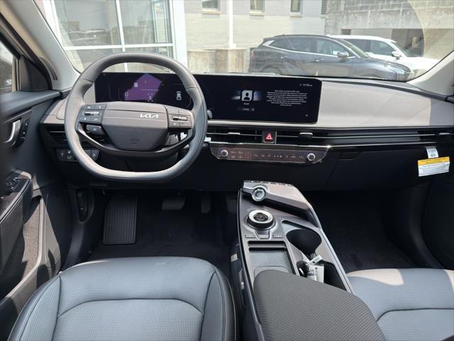 Photo of 2025 Wolf Gray Kia EV6