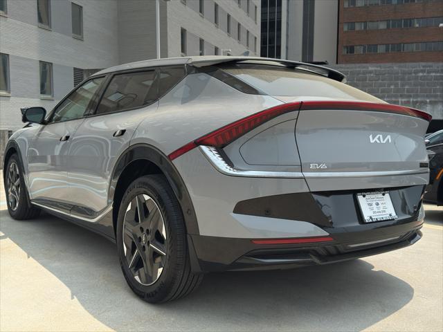Photo of 2025 Wolf Gray Kia EV6