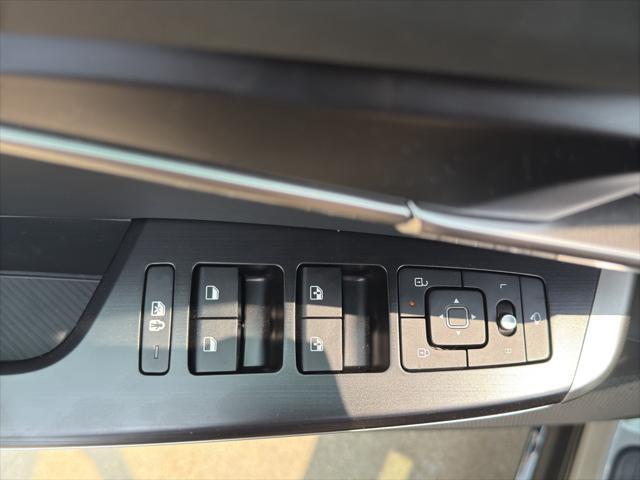Photo of 2025 Wolf Gray Kia EV6