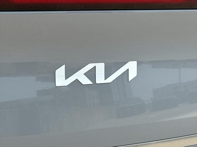 Photo of 2025 Wolf Gray Kia EV6
