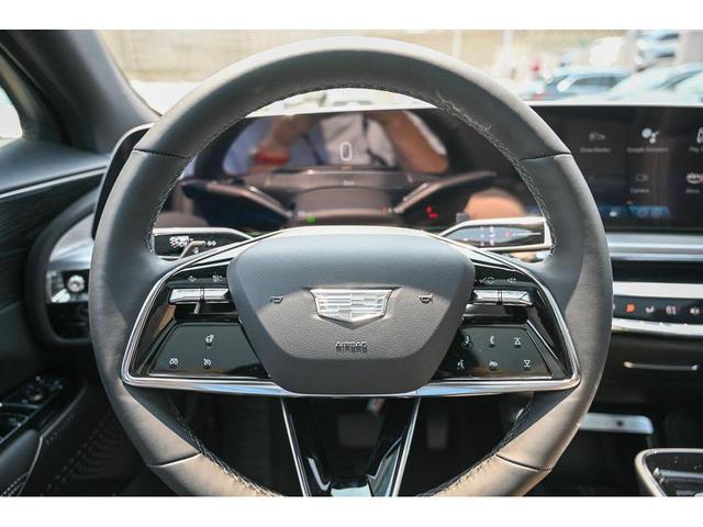 Photo of 2025 Crystal White Tricoat Cadillac LYRIQ