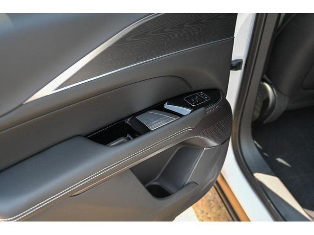 Photo of 2025 Crystal White Tricoat Cadillac LYRIQ