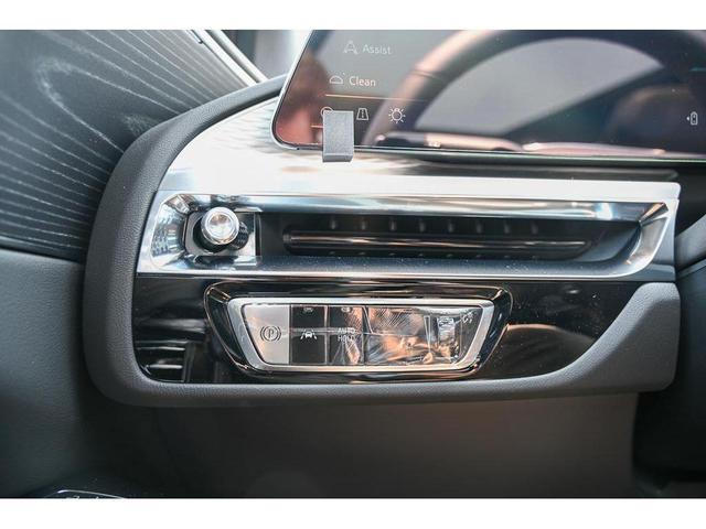 Photo of 2025 Crystal White Tricoat Cadillac LYRIQ