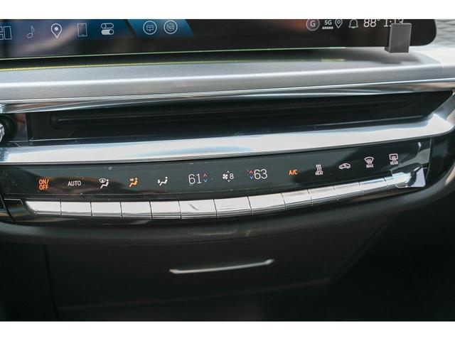 Photo of 2025 Crystal White Tricoat Cadillac LYRIQ