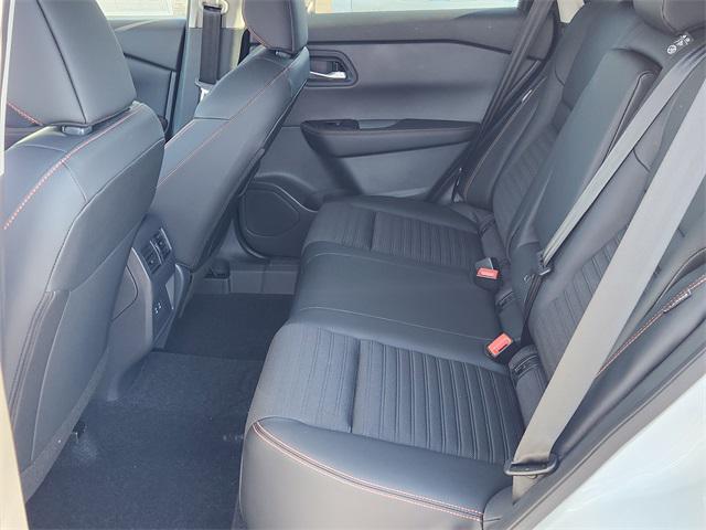 Photo of 2026 Everest White Pearl Tricoat Nissan Rogue