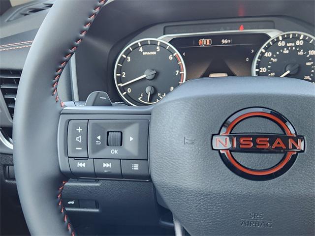 Photo of 2026 Everest White Pearl Tricoat Nissan Rogue