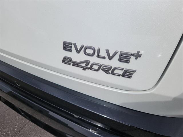 Photo of 2025 Everest White Pearl Tricoat/Black Diamond Pearl Nissan ARIYA