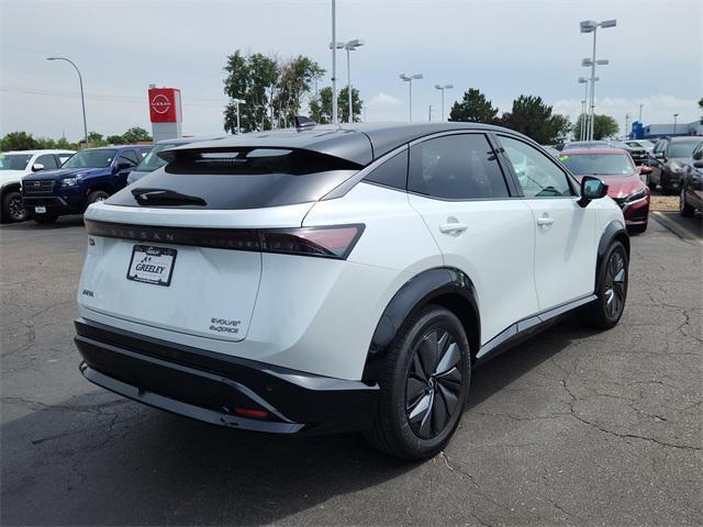 Photo of 2025 Everest White Pearl Tricoat/Black Diamond Pearl Nissan ARIYA