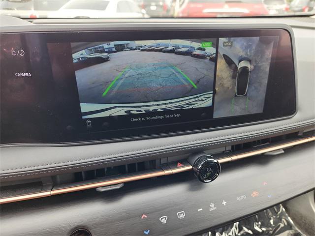 Photo of 2025 Everest White Pearl Tricoat/Black Diamond Pearl Nissan ARIYA