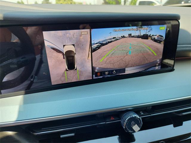 Photo of 2025 Everest White Pearl Tricoat/Super Black Nissan Murano