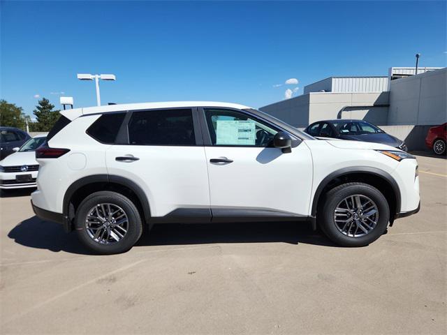 Photo of 2026 Glacier White Nissan Rogue