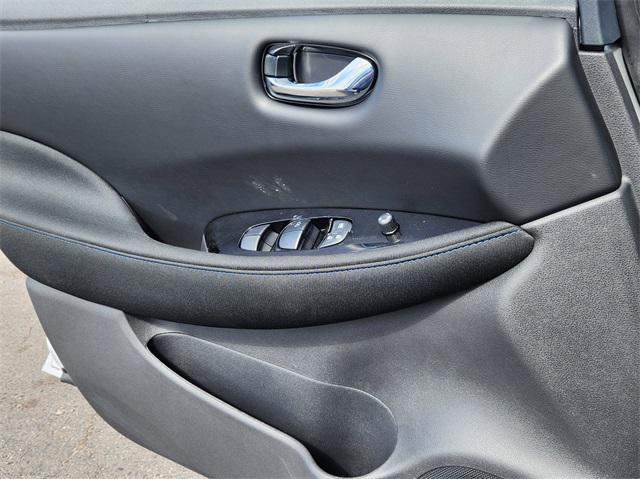 Photo of 2025 Brilliant Silver Metallic Nissan Leaf