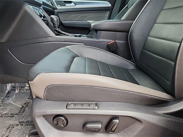 Photo of 2023 Aurora Red Metallic Volkswagen Atlas