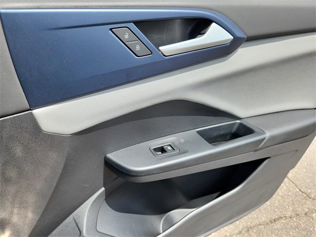 Photo of 2022 Platinum Gray Metallic Volkswagen Taos