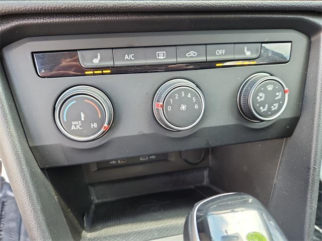 Photo of 2022 Platinum Gray Metallic Volkswagen Taos