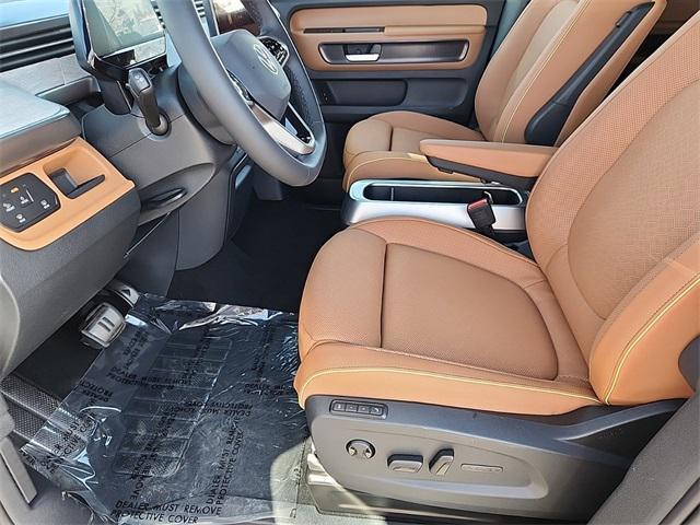 Photo of 2025 Metro Silver Volkswagen ID. Buzz