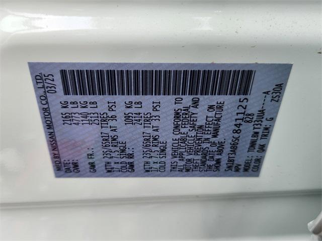 Photo of 2025 Glacier White Nissan Rogue