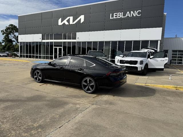 Photo of 2023 Crystal Black Pearl Honda Accord Hybrid