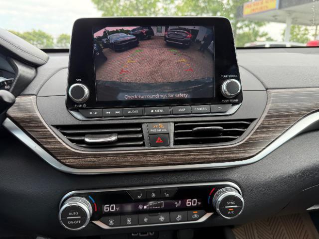 Photo of 2020 Super Black Nissan Altima