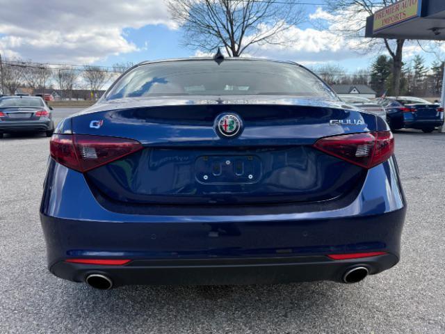 Photo of 2018 Montecarlo Blue Metallic Alfa Romeo Giulia
