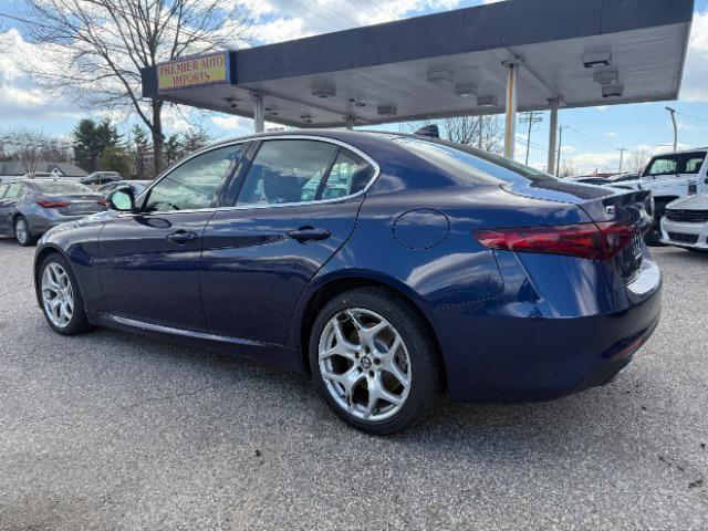 Photo of 2018 Montecarlo Blue Metallic Alfa Romeo Giulia
