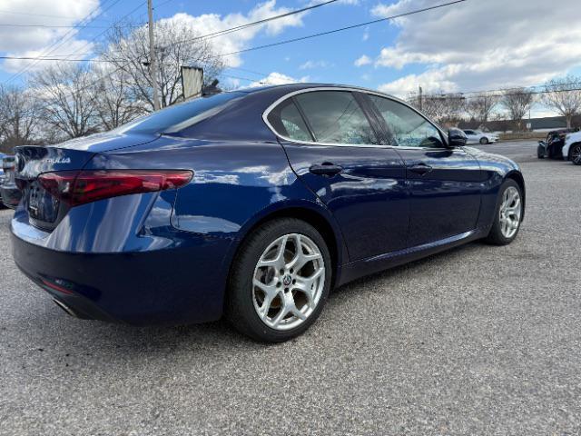 Photo of 2018 Montecarlo Blue Metallic Alfa Romeo Giulia