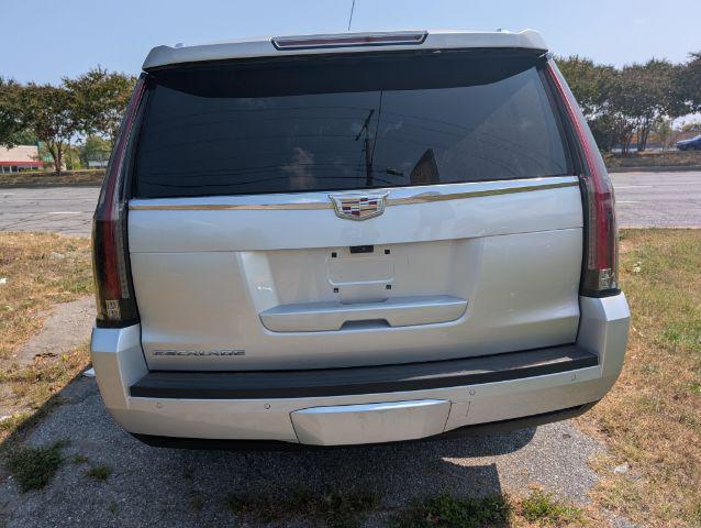Photo of 2020 Radiant Silver Metallic Cadillac Escalade