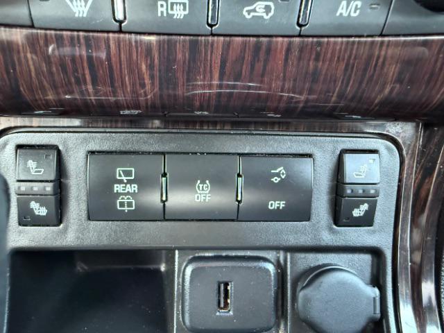 Photo of 2017 Silver Ice Metallic Chevrolet Traverse