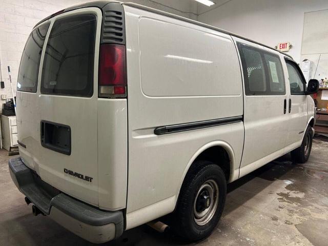 Photo of 2000 Summit White Chevrolet Express 3500