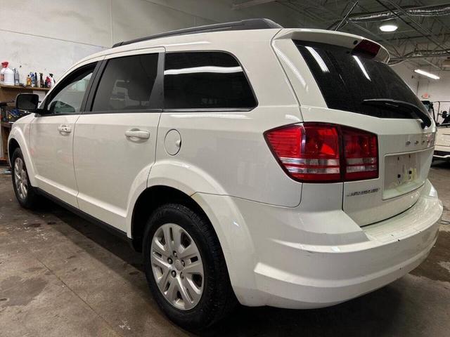 Photo of 2016 White Dodge Journey