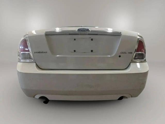 Photo of 2008 White Ford Fusion