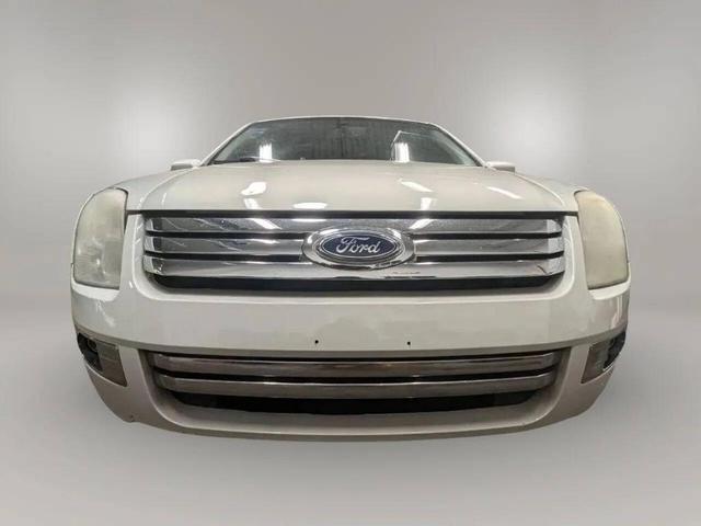 Photo of 2008 White Ford Fusion
