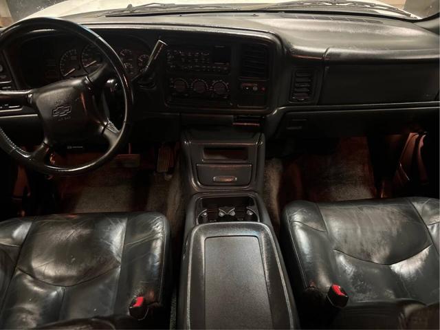 Photo of 2002 Summit White Chevrolet Avalanche