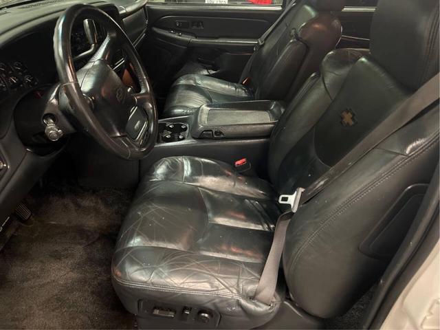 Photo of 2002 Summit White Chevrolet Avalanche
