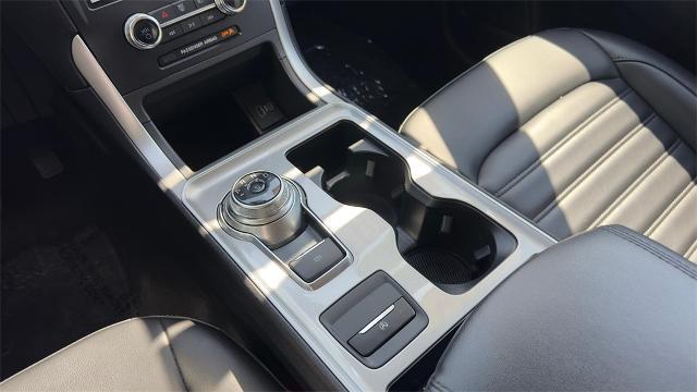 Photo of 2024 Iconic Silver Metallic Ford Edge