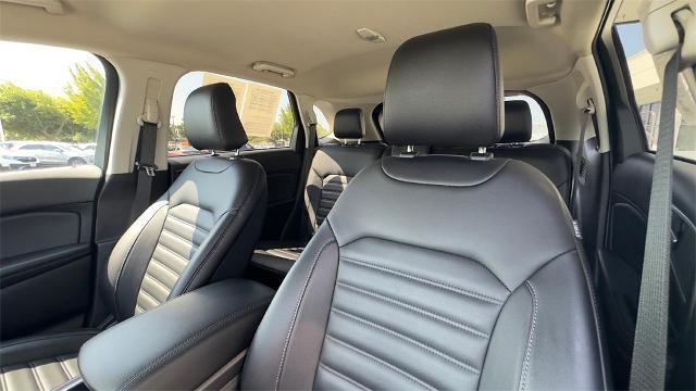 Photo of 2024 Iconic Silver Metallic Ford Edge