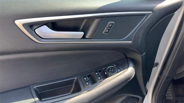 Photo of 2024 Iconic Silver Metallic Ford Edge