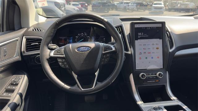 Photo of 2024 Iconic Silver Metallic Ford Edge