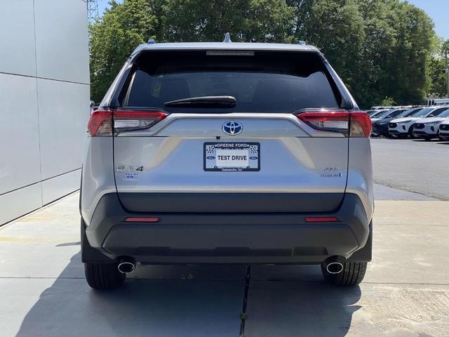 Photo of 2022 Silver Toyota RAV4 Hybrid