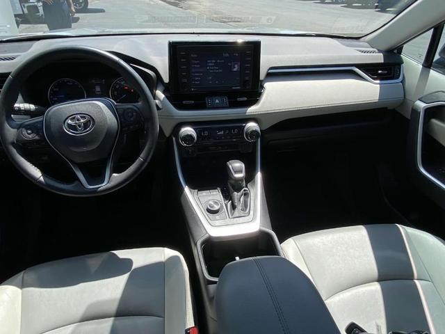 Photo of 2022 Silver Toyota RAV4 Hybrid