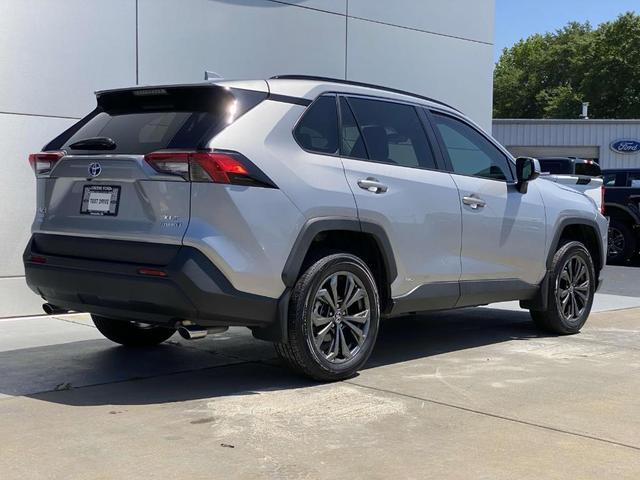 Photo of 2022 Silver Toyota RAV4 Hybrid